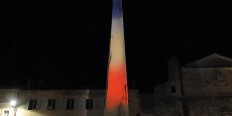 Illumination de l'Obelisque (photo P. Mercier / Ville d'Arles)