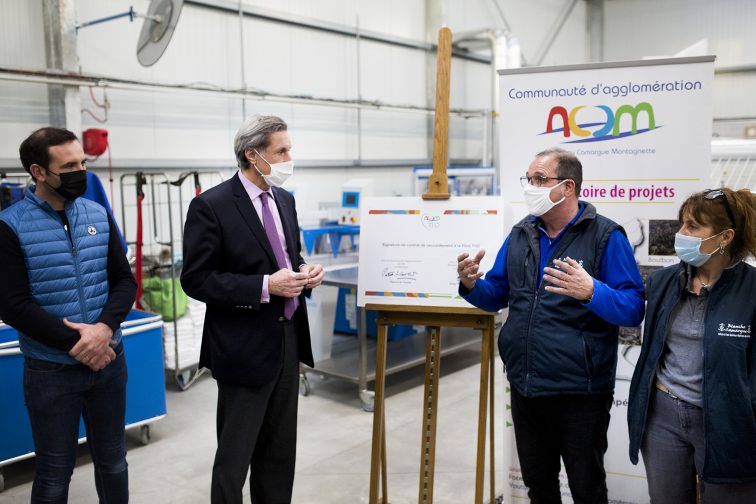 signature raccordement fibre entreprise blanche camargue